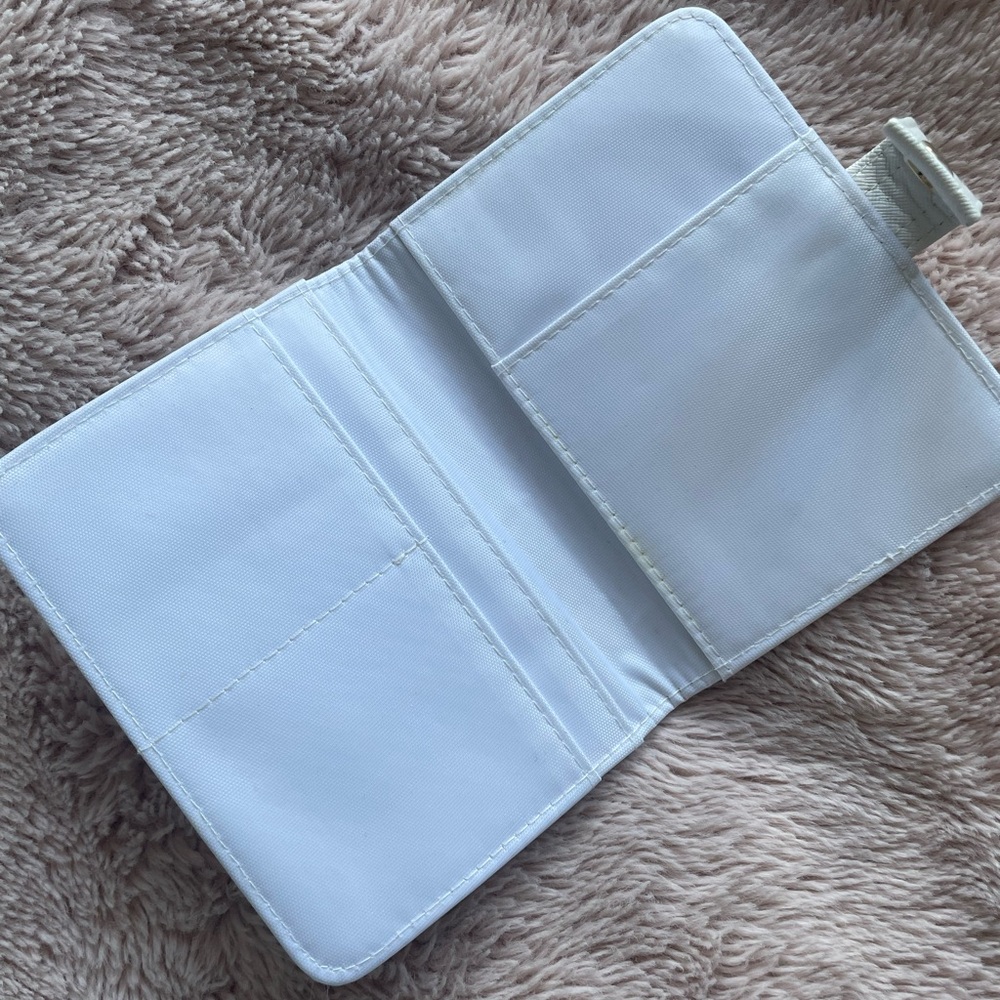 Adventures Wallet - Picture 2 of 3